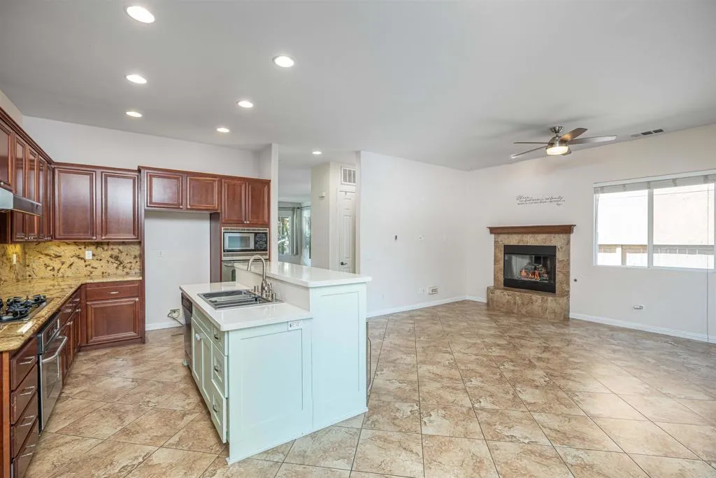 https://cdn.realtyfeed.com/cdn/127/306655170/db7694b904febe5e3c37bca4c1811e4d.webp