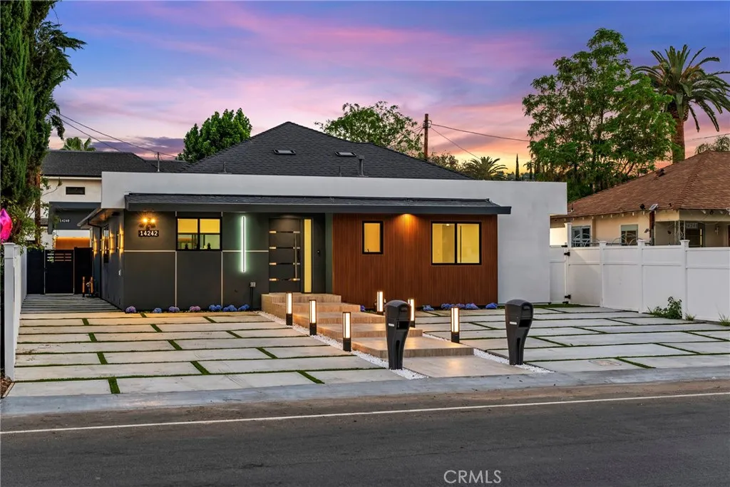 Sherman Oaks, CA 91423