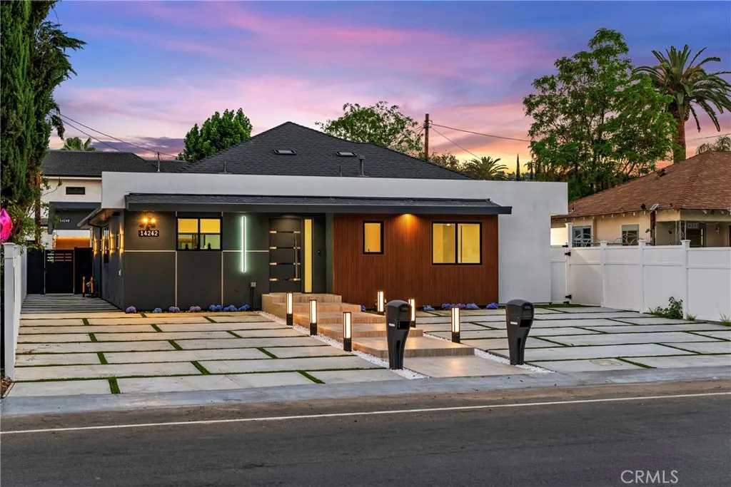 Sherman Oaks, CA 91423