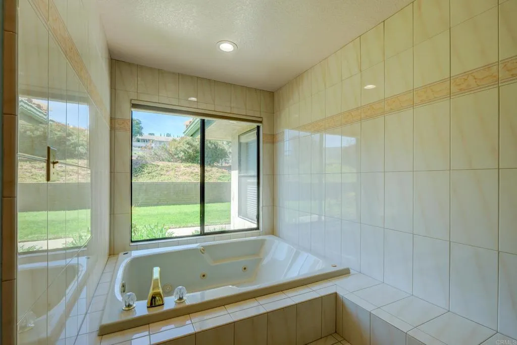 https://cdn.realtyfeed.com/cdn/127/306655304/b20810bbc681080628ed3d661f3b7c11.webp