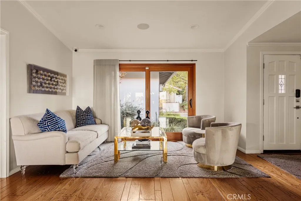 22370 Algunas Road, Woodland Hills, CA 91364 - Photo 4 of 37, Woodland Hills, CA