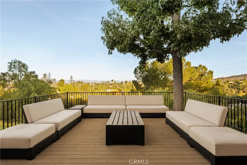 Woodland Hills, CA 91364