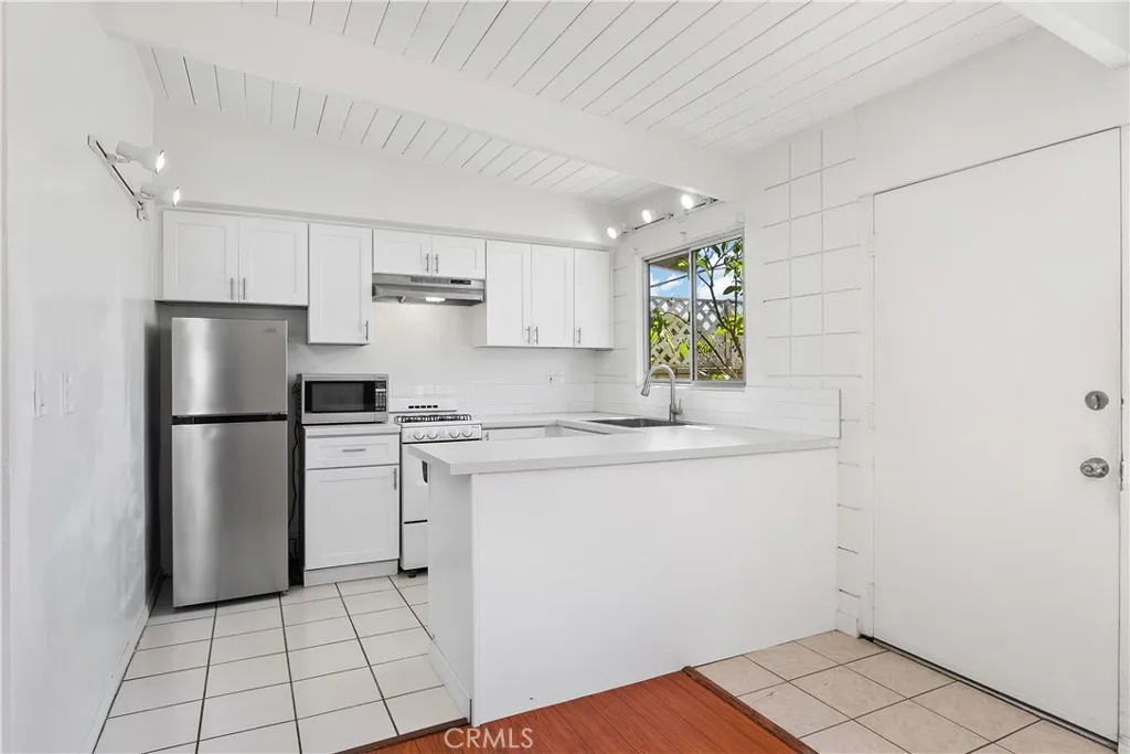 1124 Victoria, Costa Mesa, CA, 92627