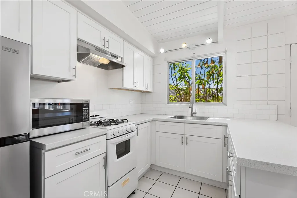 1124 Victoria, Costa Mesa, CA, 92627