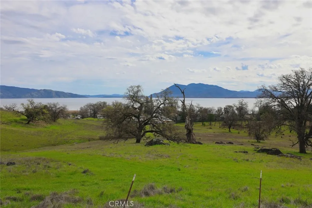 370 Lakeview