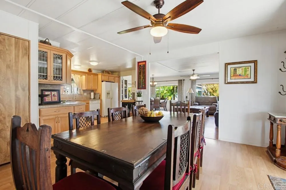 https://cdn.realtyfeed.com/cdn/127/306655420/4c8201122560b6706a3ec79c74192c32.webp