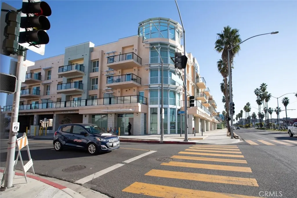 1598 Long Beach Boulevard Unit 305, Long Beach, CA 90813 - Photo 2 of 35, Long Beach, CA