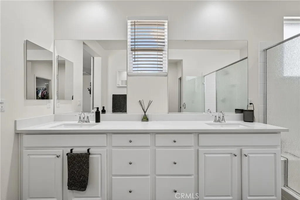 https://cdn.realtyfeed.com/cdn/127/306655512/40c83e35dd2e5dd9a6446c788522eef6.webp