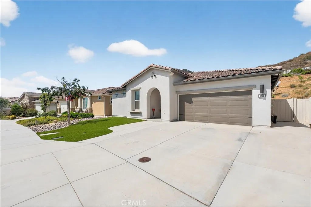 https://cdn.realtyfeed.com/cdn/127/306655512/4dec4a31b4366c7af8fc7fbec115fc12.webp