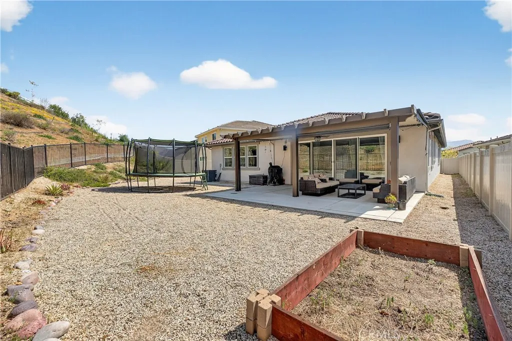 https://cdn.realtyfeed.com/cdn/127/306655512/a612b33a4da75a396970d8f223eee7d9.webp