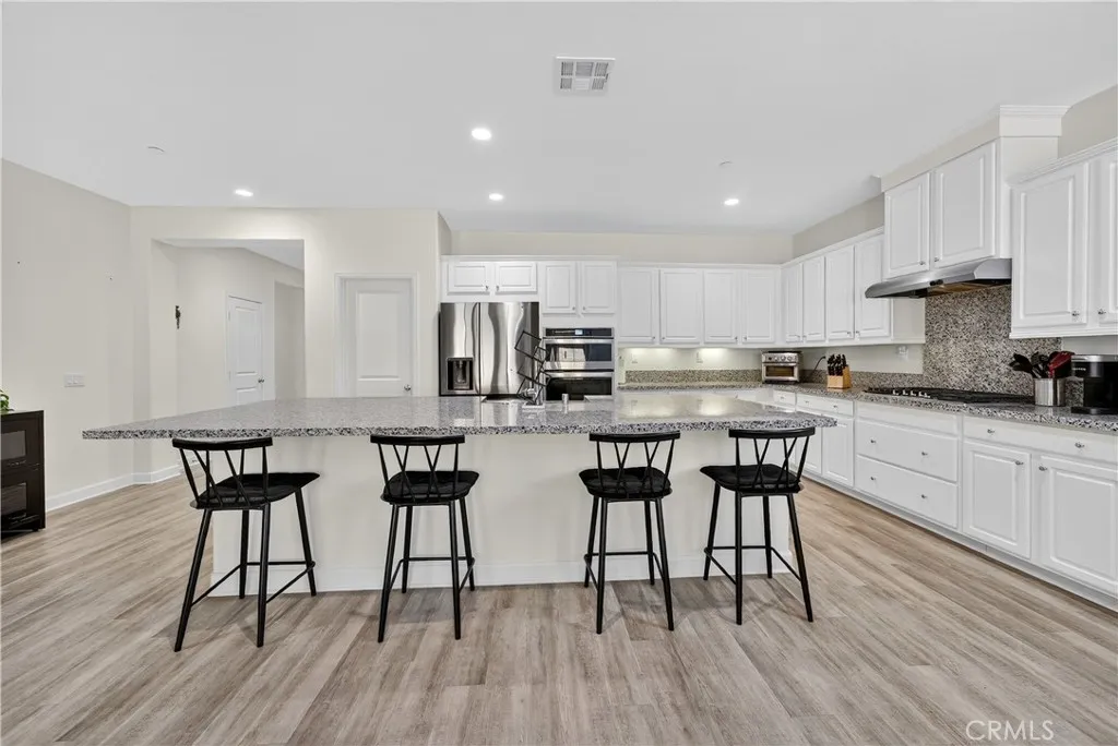 https://cdn.realtyfeed.com/cdn/127/306655512/cc2a26bf1ecf23ec292f5b9c44851bc9.webp