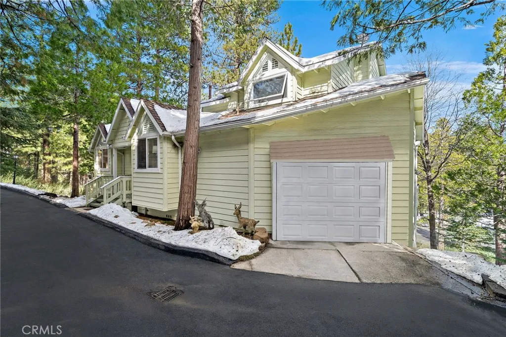 180 Grass Valley Unit 20, Lake Arrowhead, CA 92352 - Photo 5 of 50, Lake Arrowhead, CA