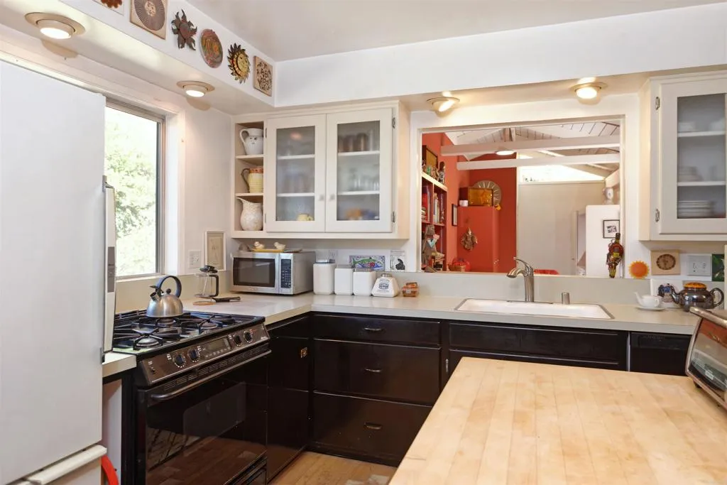 https://cdn.realtyfeed.com/cdn/127/306655563/0d7463917c4252c1774133aedc4ec203.webp