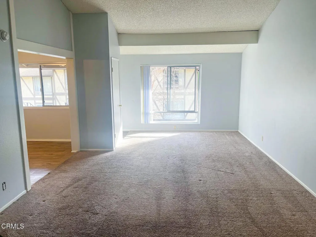951 Warwick Avenue Unit E4, Thousand Oaks, CA 91360 - Photo 3 of 12, Thousand Oaks, CA