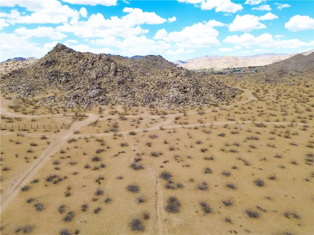 9 Laguna Seca, Apple Valley, CA 92307 - Photo 3 of 12, Apple Valley, CA