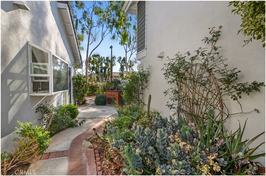 10 Portside, Irvine, CA 92614 - Photo 4 of 35, Irvine, CA