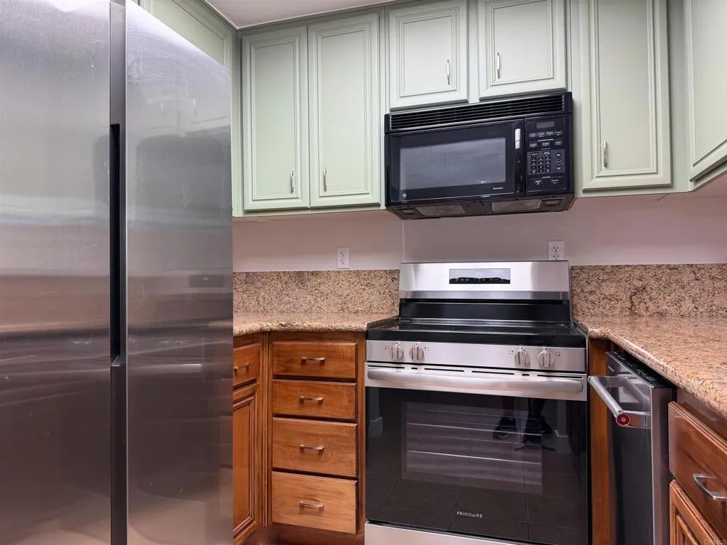 https://cdn.realtyfeed.com/cdn/127/306655790/377a842d64de4d78fcad1c908f5a58a8.webp