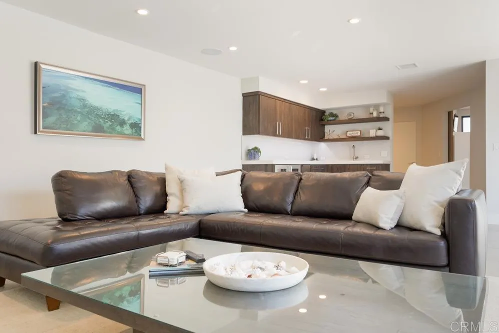 https://cdn.realtyfeed.com/cdn/127/306655861/dde55a4050e1a7a8e8376846aaf009a4.webp