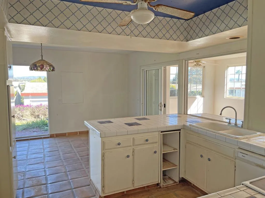 https://cdn.realtyfeed.com/cdn/127/306655930/1891511e7de7dda1efe61bf12daa4ae5.webp