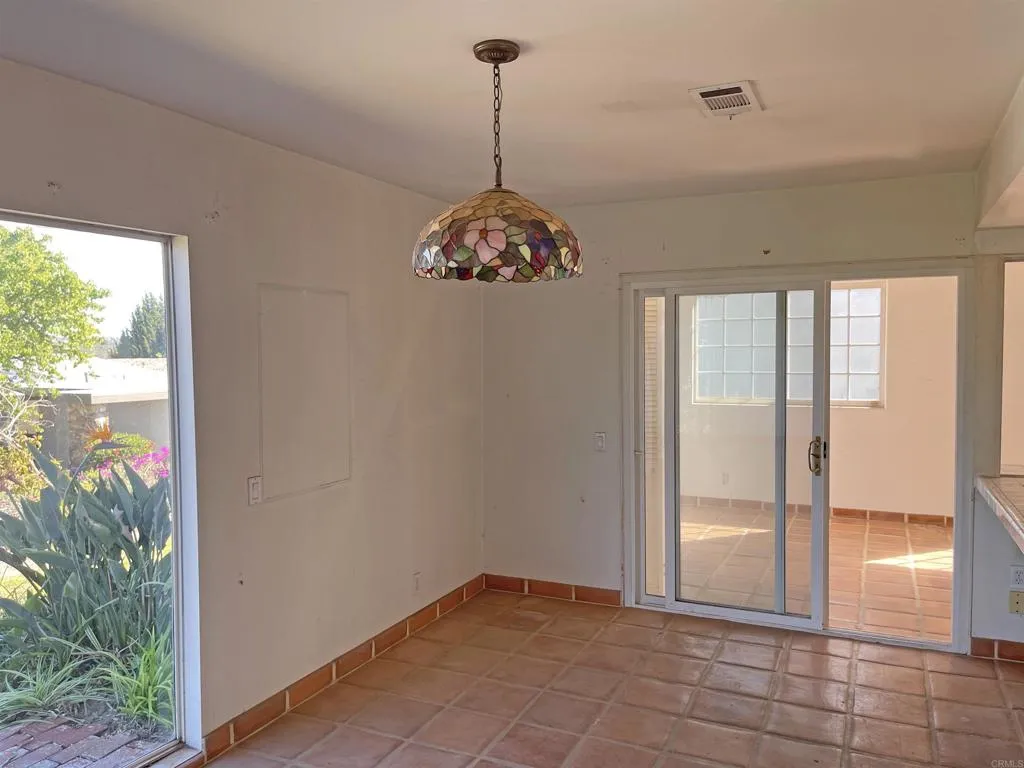 https://cdn.realtyfeed.com/cdn/127/306655930/1abfc6b4c8d37565777e1288691fb7dc.webp