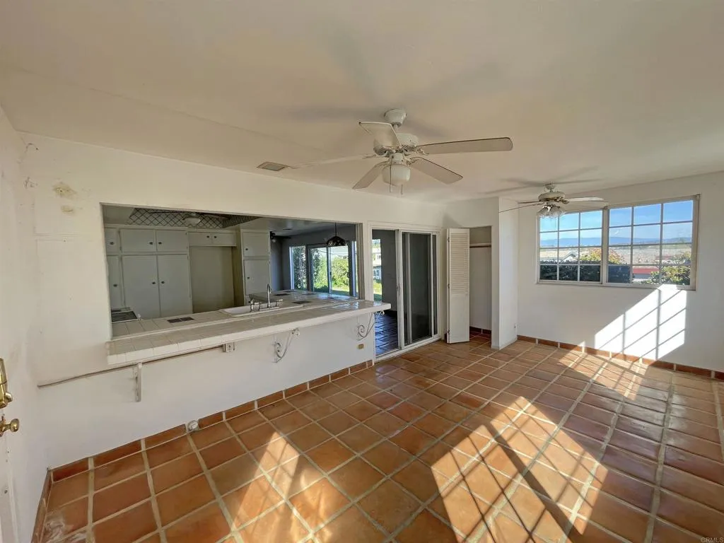 https://cdn.realtyfeed.com/cdn/127/306655930/654e0c7e1144d35d745260927cfc3c17.webp