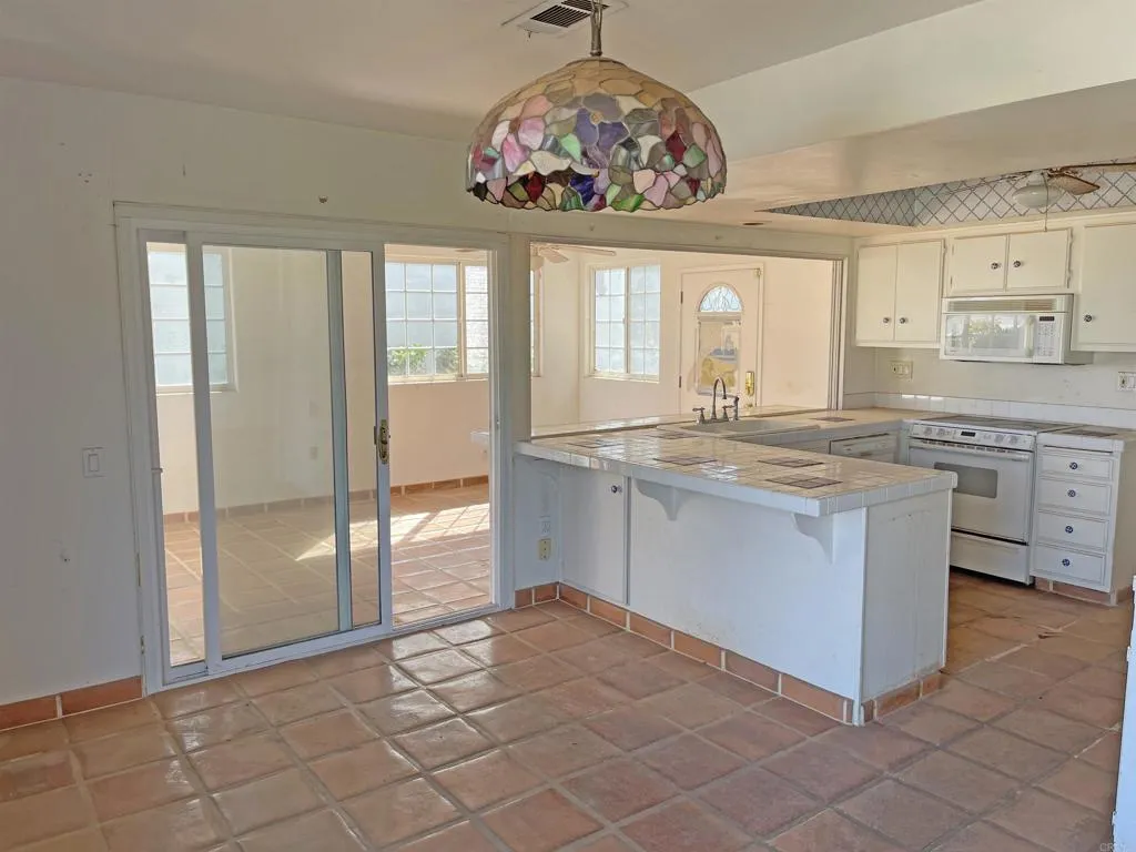 https://cdn.realtyfeed.com/cdn/127/306655930/814a1be2765cc4d66cf510d824c3254e.webp