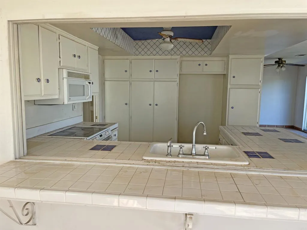 https://cdn.realtyfeed.com/cdn/127/306655930/b7e9094bc4bb083cba50dd8cad9aa015.webp