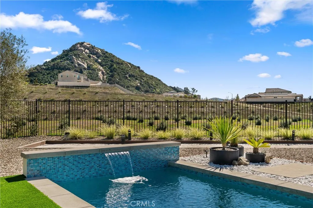 https://cdn.realtyfeed.com/cdn/127/306655936/88971b5542971f3f19915fd9a25c72e8.webp