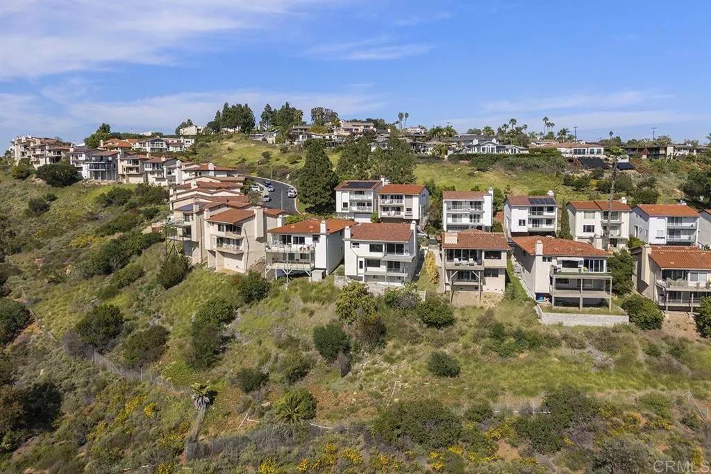 https://cdn.realtyfeed.com/cdn/127/306655937/aae266dd766768647d0c79b77a920fb6.webp