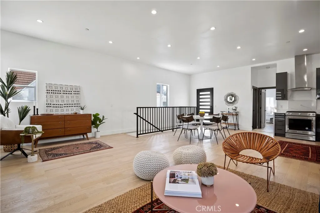 3334 Madera Avenue, Los Angeles, CA 90039 - Photo 3 of 23, Los Angeles, CA