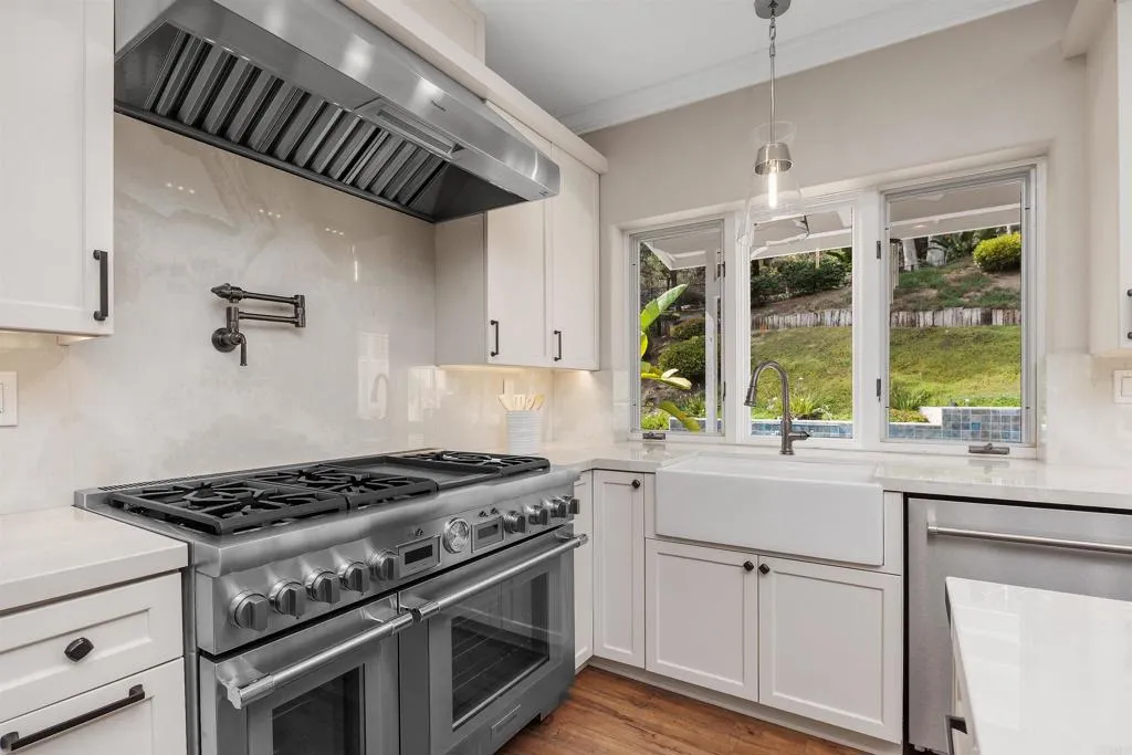 https://cdn.realtyfeed.com/cdn/127/306656044/93275661569a34c44c197d7994e16ef8.webp