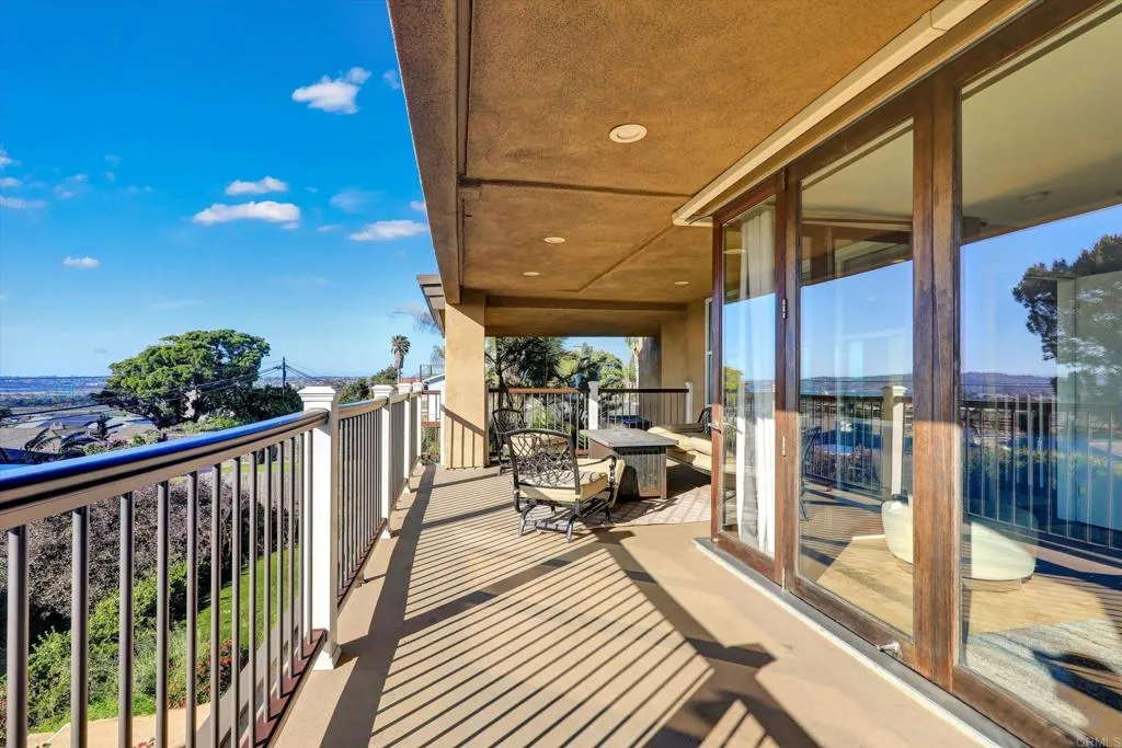 2812 Poinsettia Drive, San Diego, CA, 92106