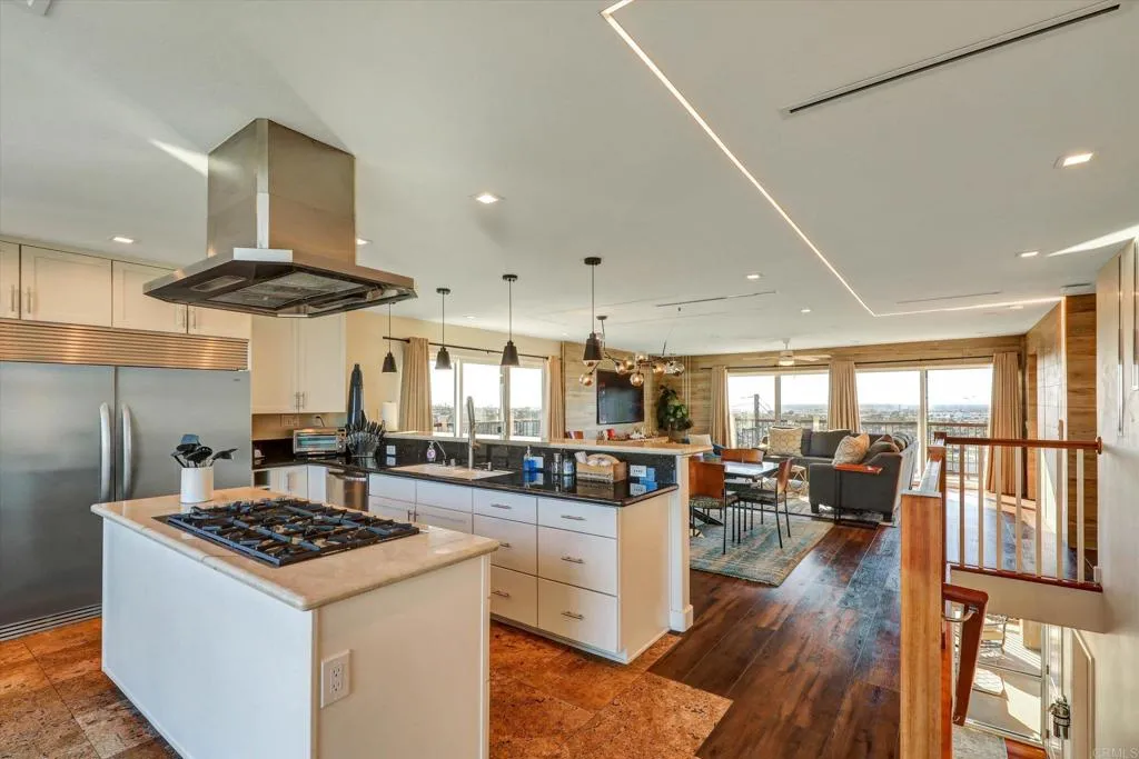 2812 Poinsettia Drive, San Diego, CA, 92106