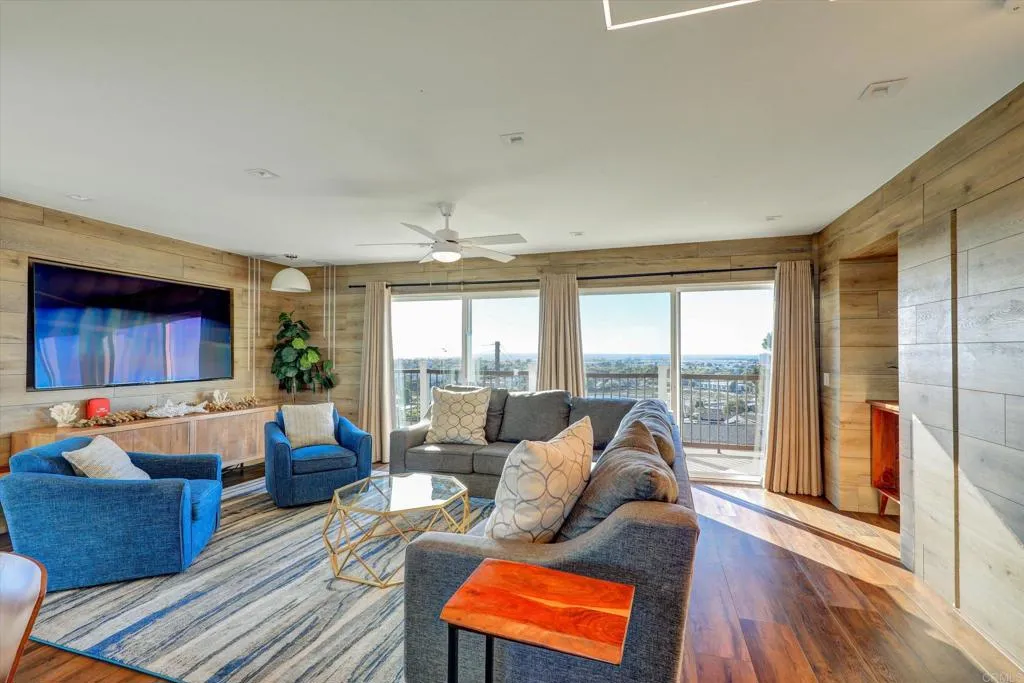2812 Poinsettia Drive, San Diego, CA, 92106