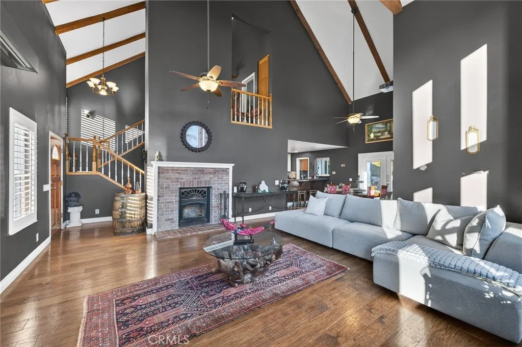 https://cdn.realtyfeed.com/cdn/127/306656107/00c6c35babbb7dce4a64c767602674eb.webp