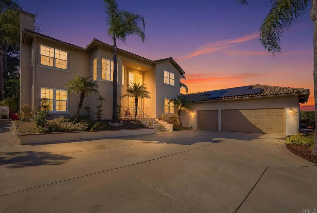 1921 Cresthaven Drive