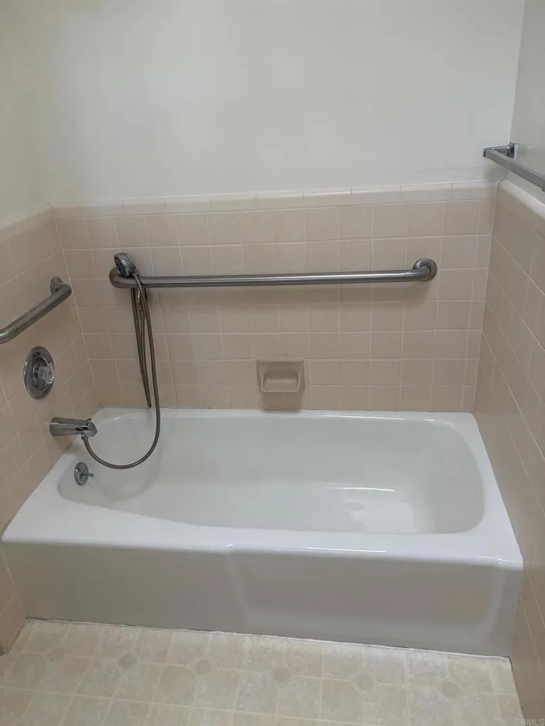 https://cdn.realtyfeed.com/cdn/127/306656176/56fa10fd0da74e7269cf6c26073f29e7.webp