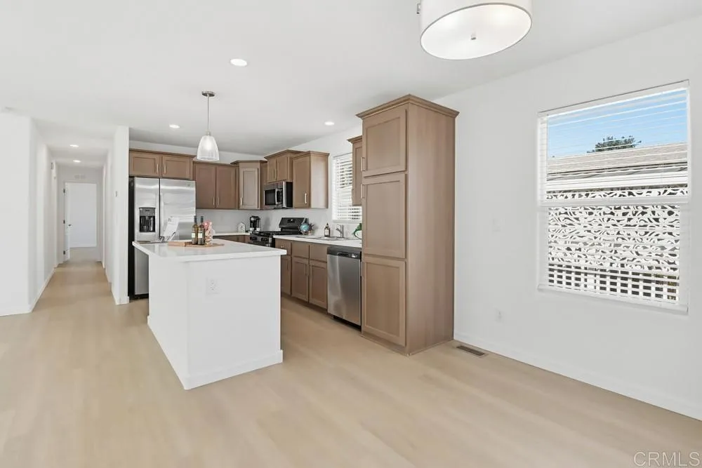 https://cdn.realtyfeed.com/cdn/127/306656195/7471ecc75132fe62d01373420112437f.webp