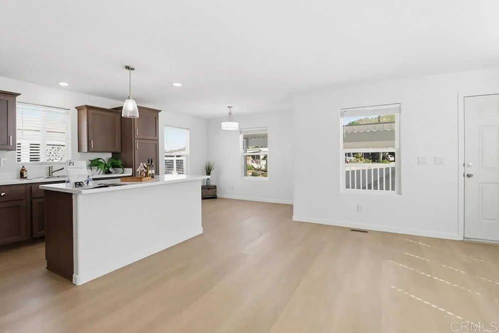 https://cdn.realtyfeed.com/cdn/127/306656195/b3208f431bbc5a6320460f4904e08fd4.webp