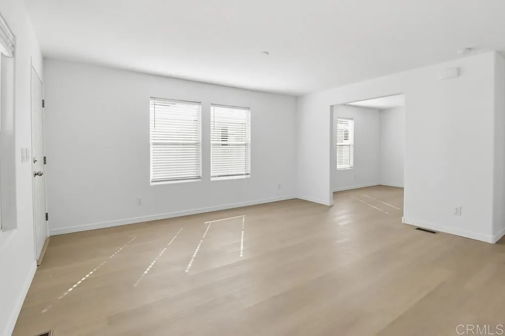 https://cdn.realtyfeed.com/cdn/127/306656195/ba56b1511bf59c75ef2484a7c75e6ffb.webp
