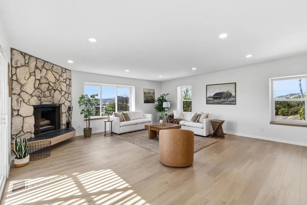 https://cdn.realtyfeed.com/cdn/127/306656225/361b5e73862aab481b8fc1f1e6d2266d.webp