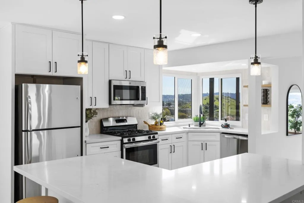 https://cdn.realtyfeed.com/cdn/127/306656225/72b9e19f948a7468ece546cd4bc97b9c.webp