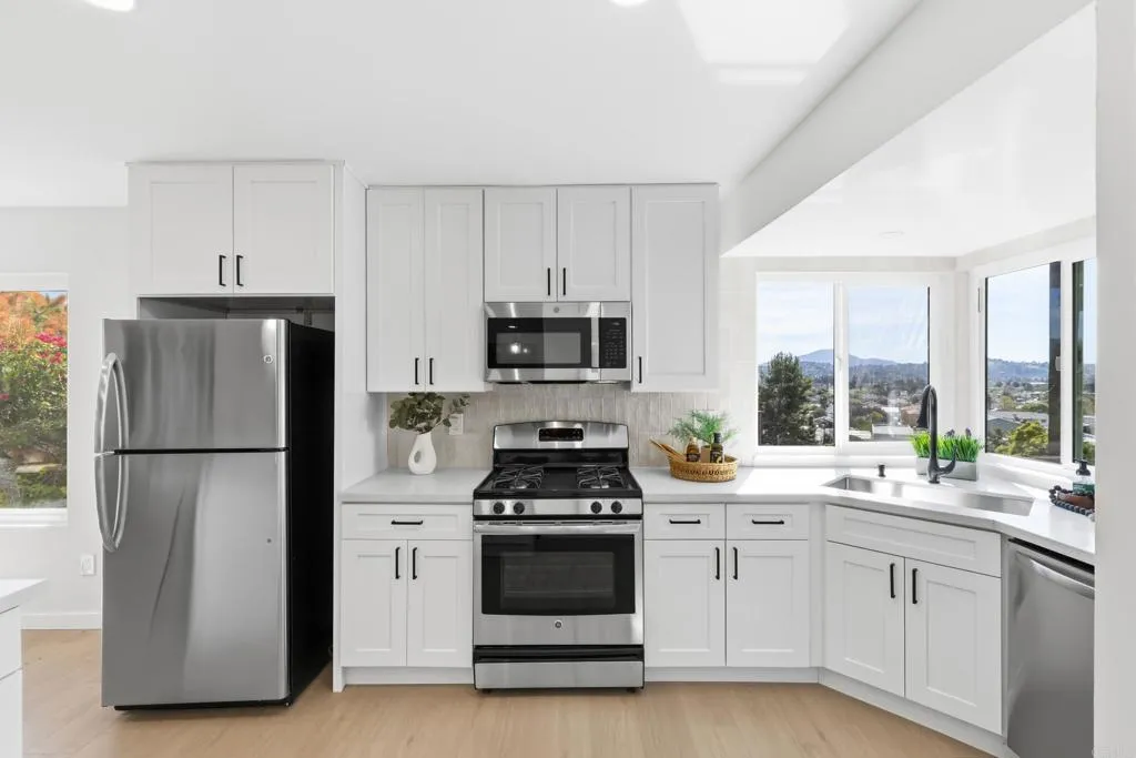 https://cdn.realtyfeed.com/cdn/127/306656225/bcf1be01ba99785203390890e76836d8.webp