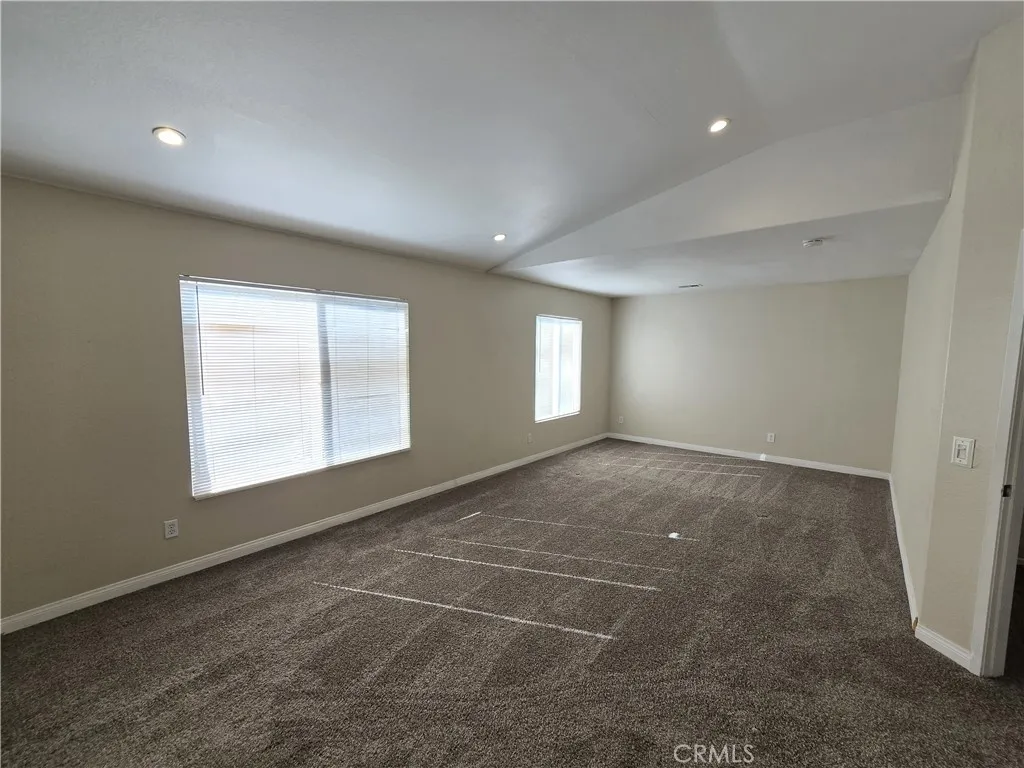 https://cdn.realtyfeed.com/cdn/127/306656237/8fcd9bf183ae6031db19d2d848064ee5.webp