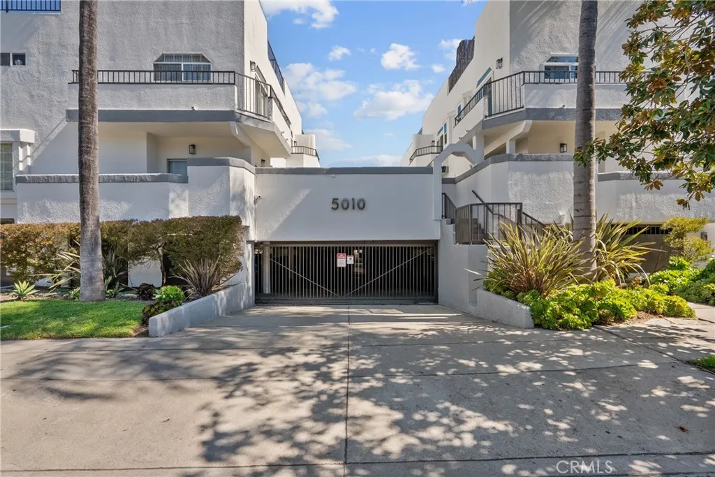 5010 Cahuenga Boulevard Unit 107, North Hollywood, CA 91601 - Main photo, North Hollywood, CA