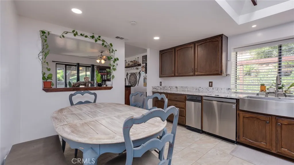 https://cdn.realtyfeed.com/cdn/127/306656284/4066d51b59b588093e9b402241d0e6d2.webp