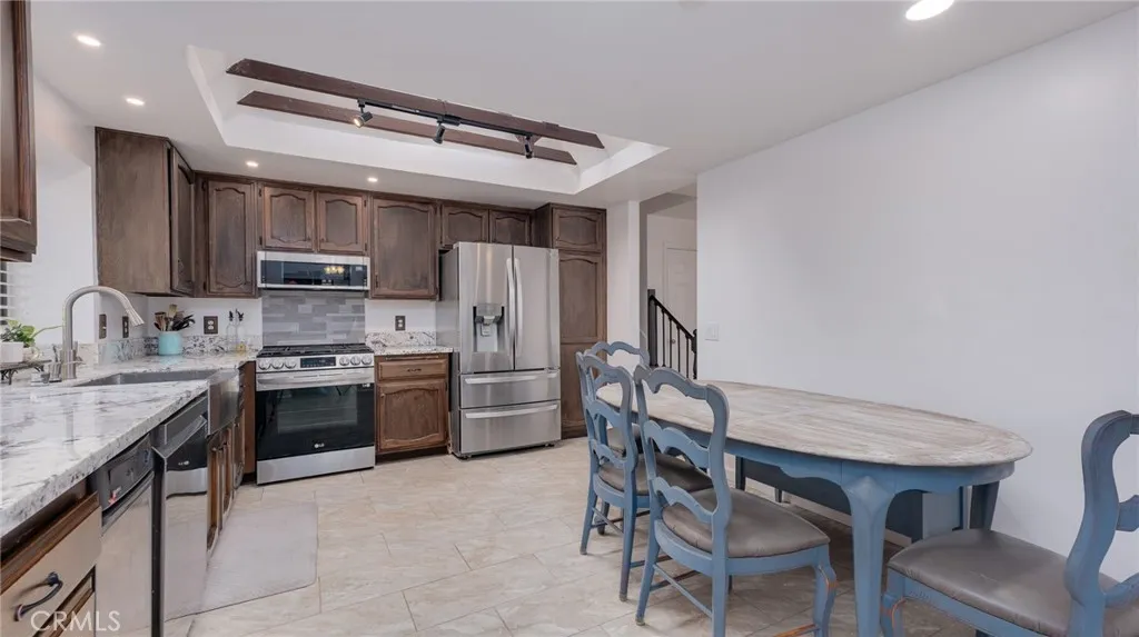 https://cdn.realtyfeed.com/cdn/127/306656284/59ac65601f4c584201f5aaddd88ca21e.webp