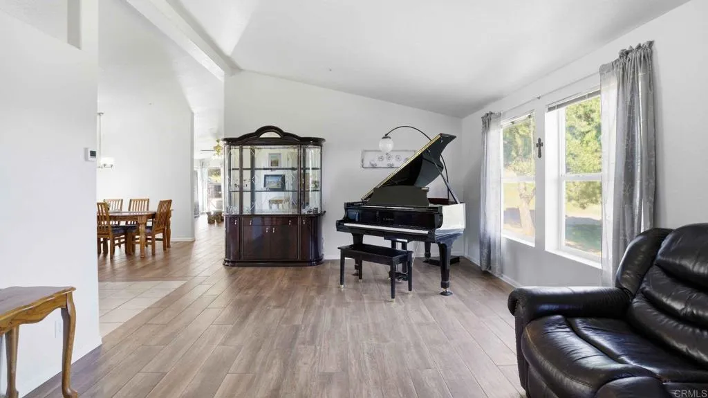 https://cdn.realtyfeed.com/cdn/127/306656286/75809cfa7f32082202b6e99b114a892e.webp