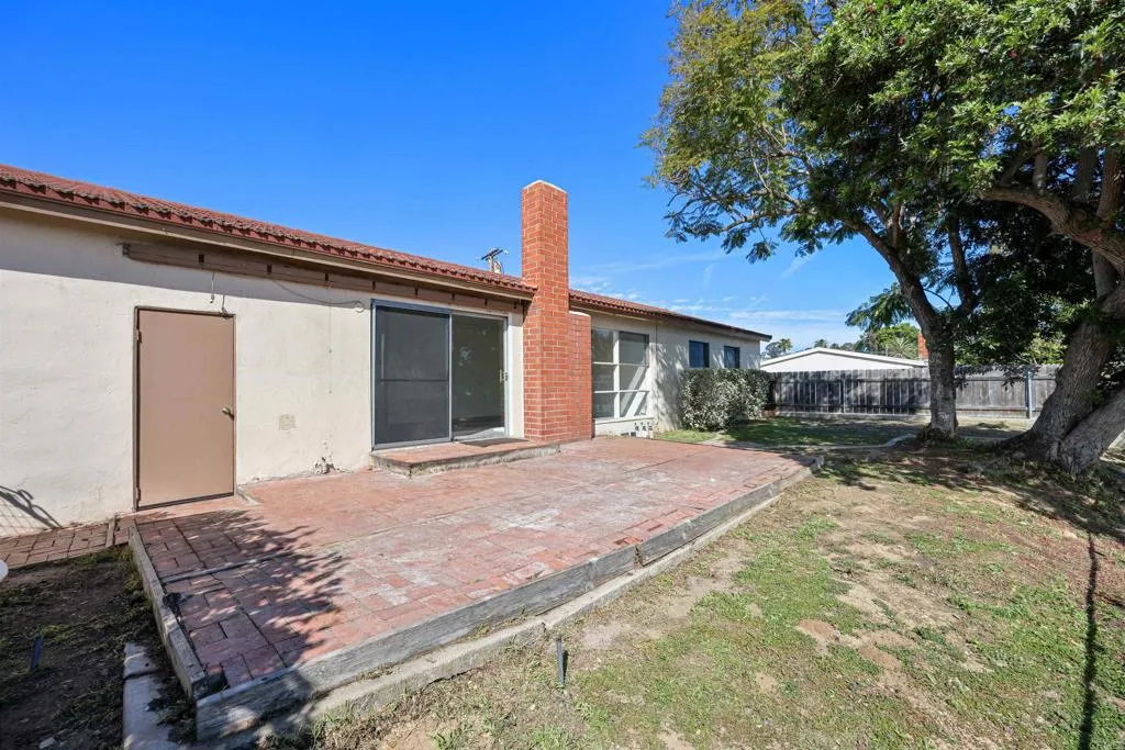 https://cdn.realtyfeed.com/cdn/127/306656295/1bcb30b9af31922ae527ce75d7597a33.webp