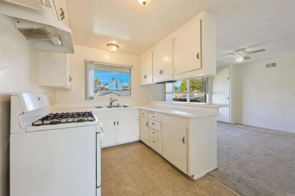 https://cdn.realtyfeed.com/cdn/127/306656295/a7a6f8800174a5251b493ccc44a1acdc.webp